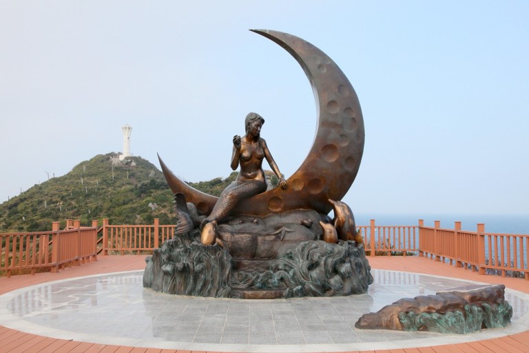 Estatua de la Sirena Sinjiki